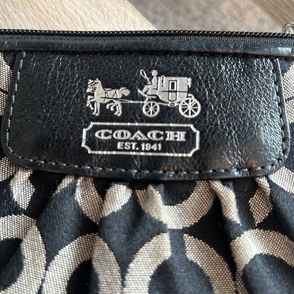 Mini Coach wristlet - Picture 3 of 7